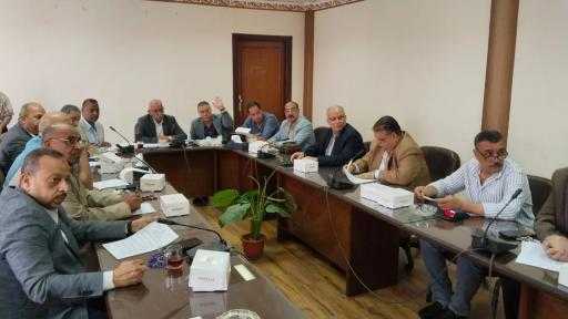 مجلس اتحاد العمال يجدد الثقة في القيادة السياسية