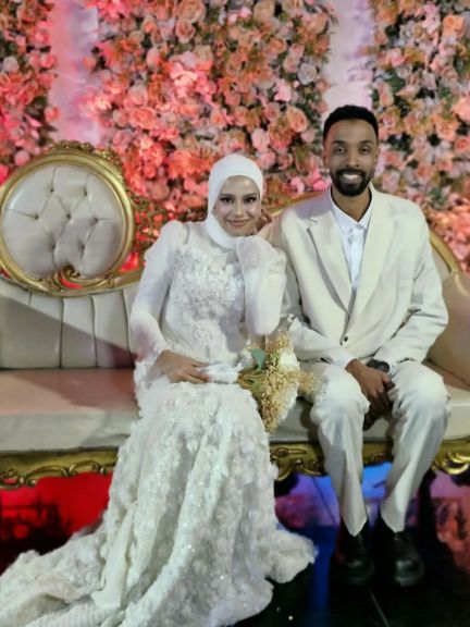 تهنئة للعروسين مريم و أنس